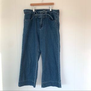 Universal Thread wide leg-cropped jeans